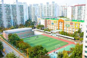 구지초등학교 전경